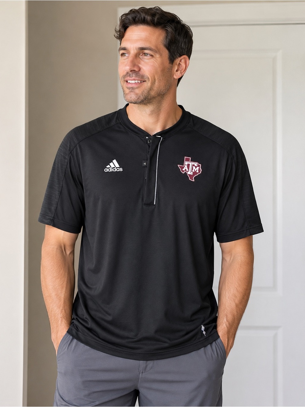 Adidas Texas A&M Aggies men’s quarter-zip black pullover size XL. 100% polyester